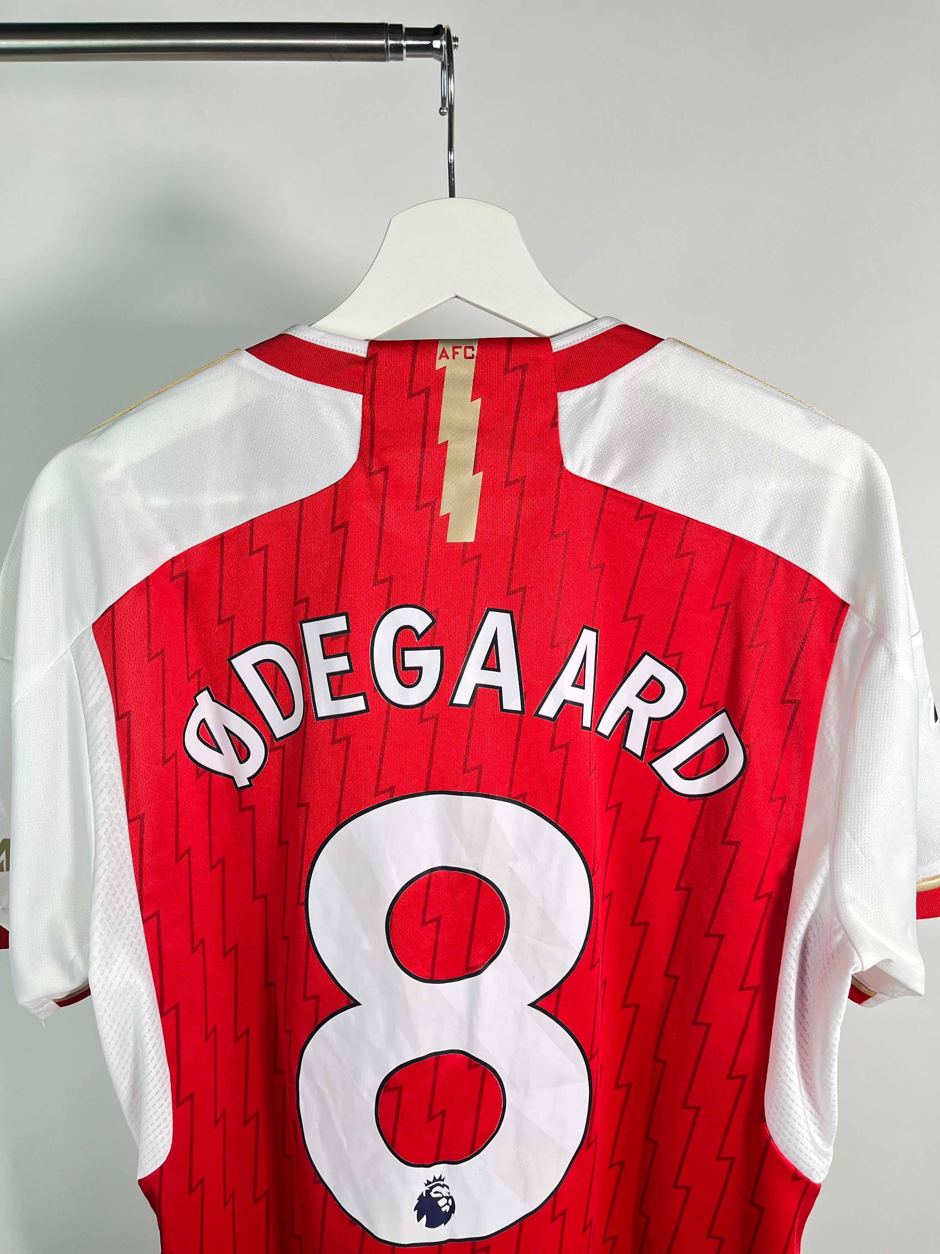 Jersey Arsenal Local 2023 2024 Martin Ødegaard (L)