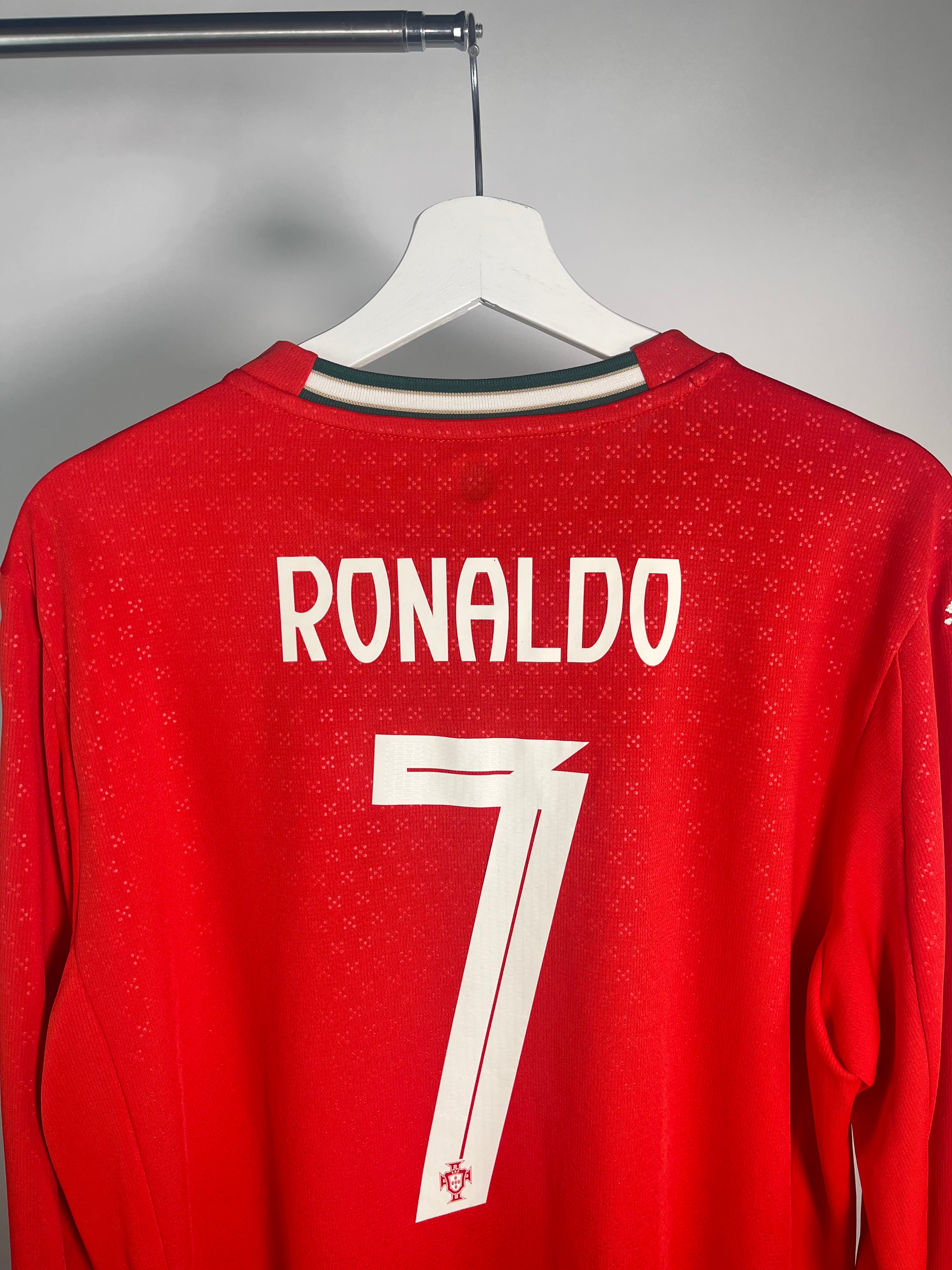 Jersey Portugal Local 2026 2027 Manga Larga Cristiano Ronaldo (L)