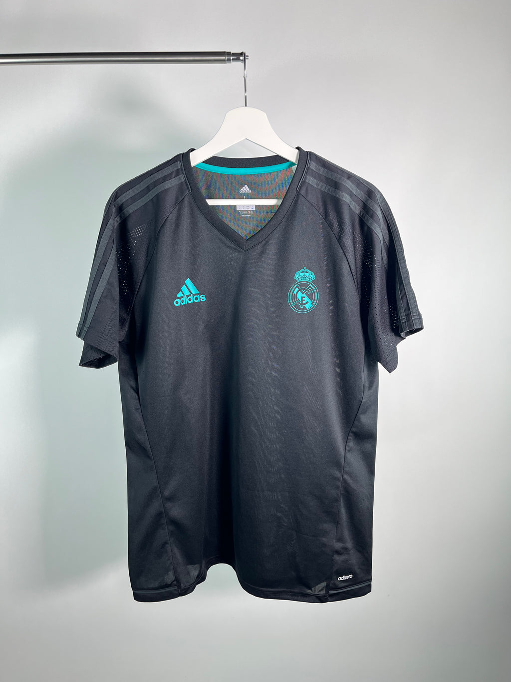 Jersey Real Madrid Entrenamiento 2017 2018 Versión Jugador (L)