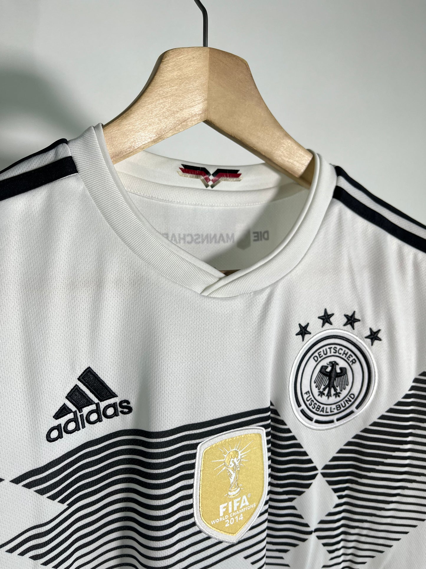 Jersey Alemania Local 2018 2019 Toni Kroos (L)