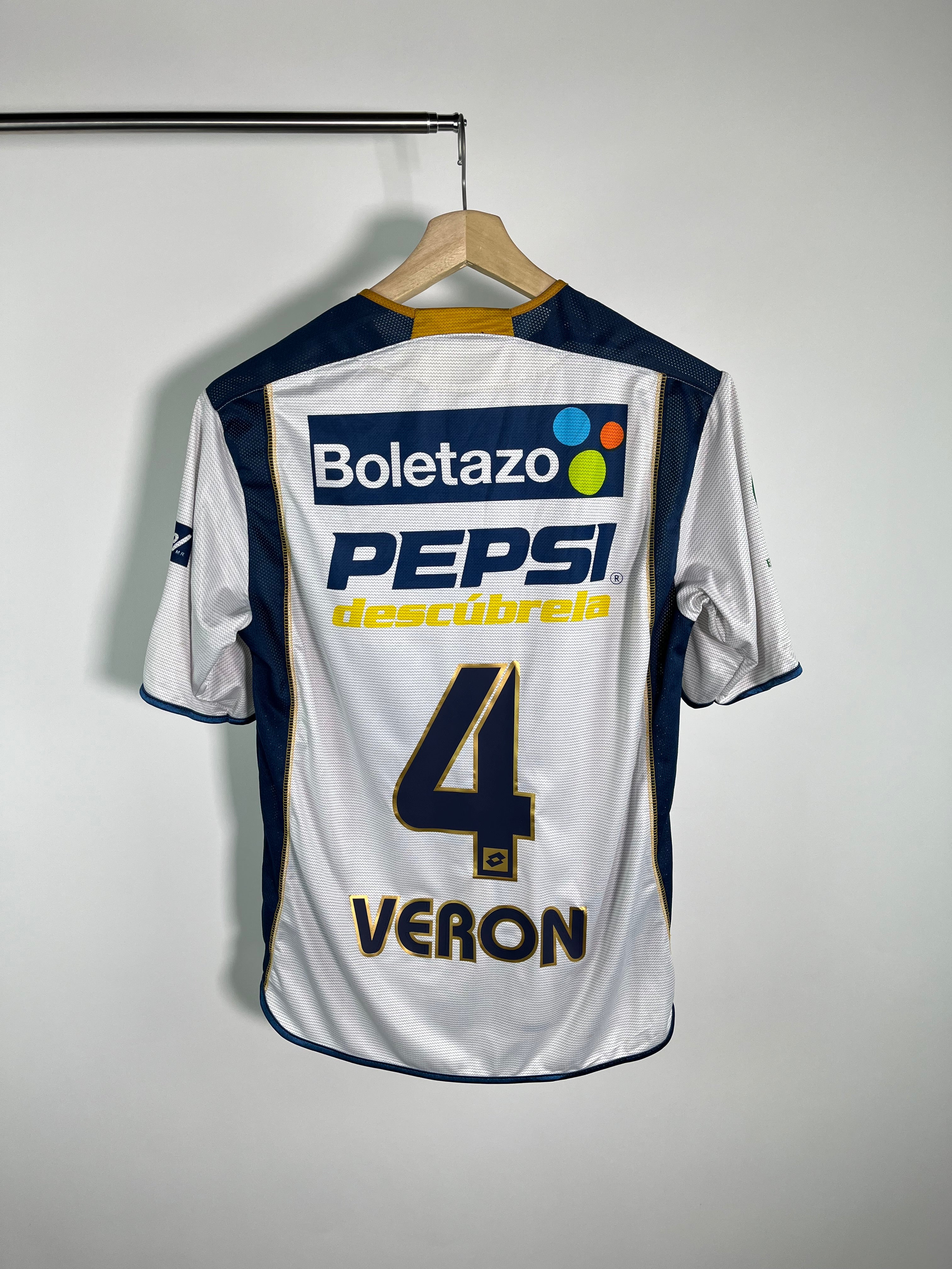 Jersey Pumas Local 2004 2005 Darío Verón (L)