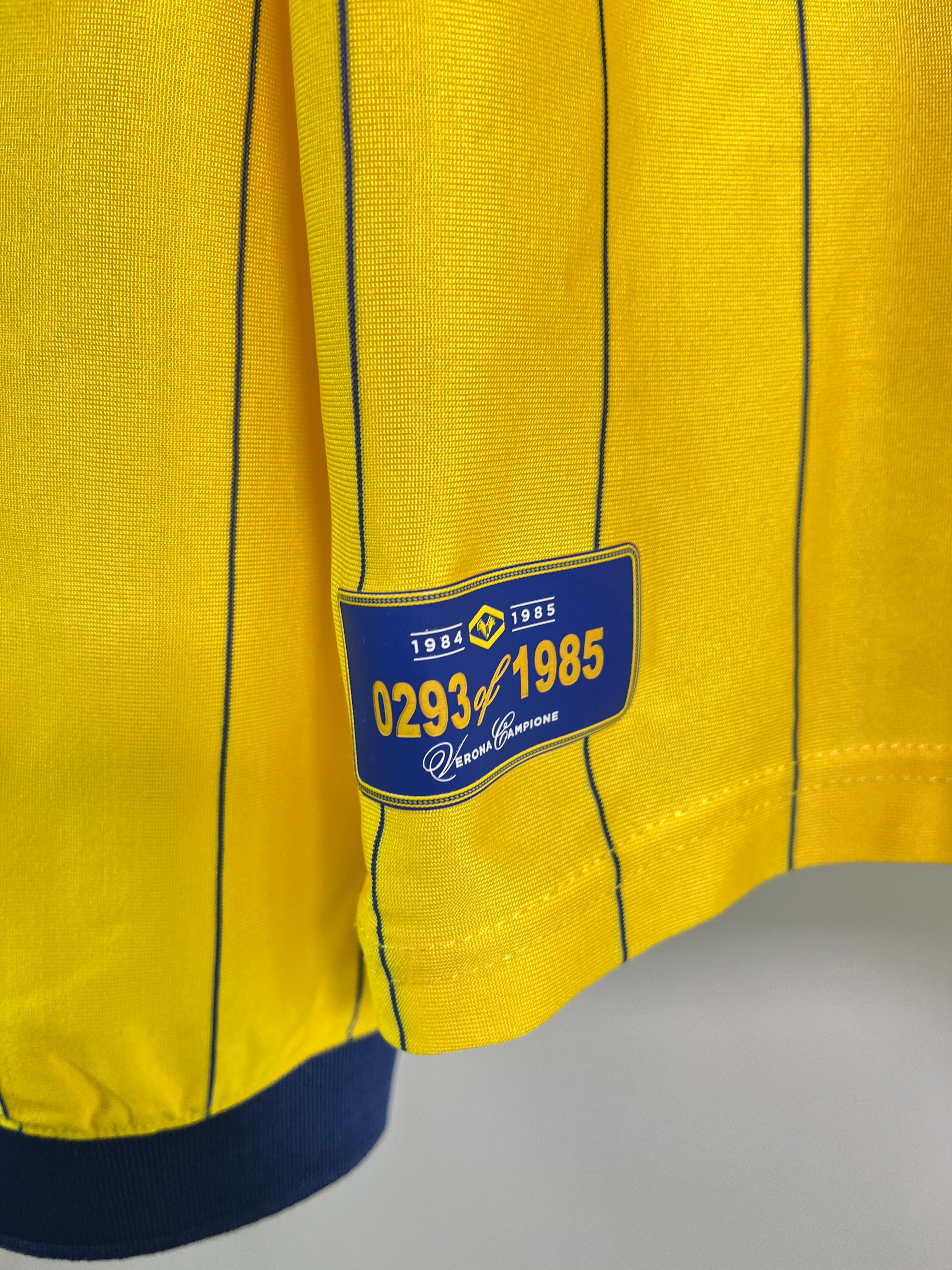 Jersey Hellas Verona Cuarta 2024 2025 Versión Jugador Darko Lazovic *Incluye Caja* (XXL)