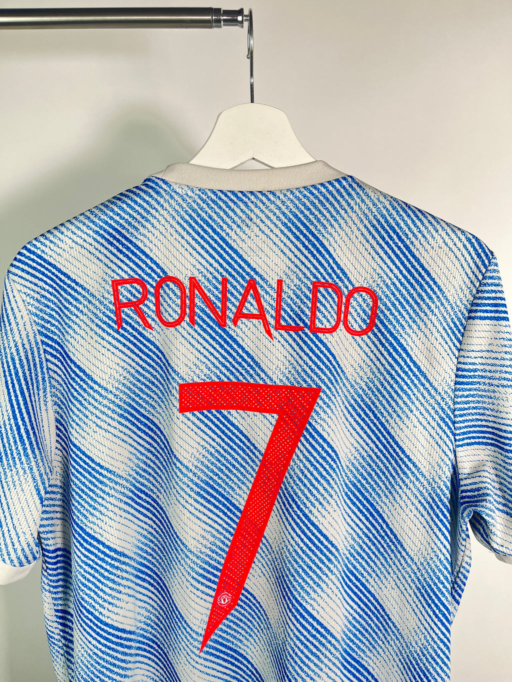 Jersey Manchester United Visita 2021 2022 Cristiano Ronaldo (L)