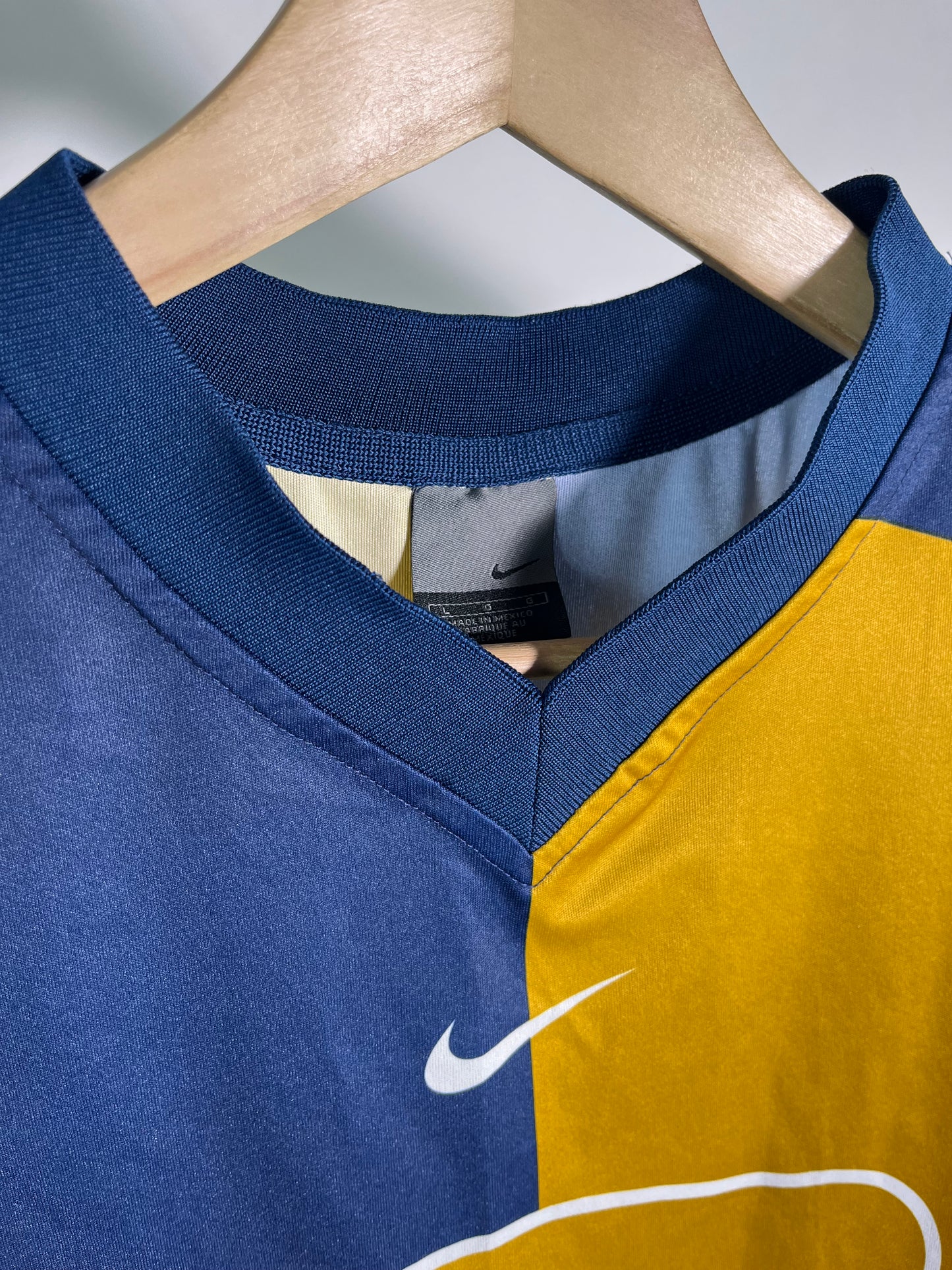 Jersey Pumas Local 2001 2002 *Versión Cuello V* (L)