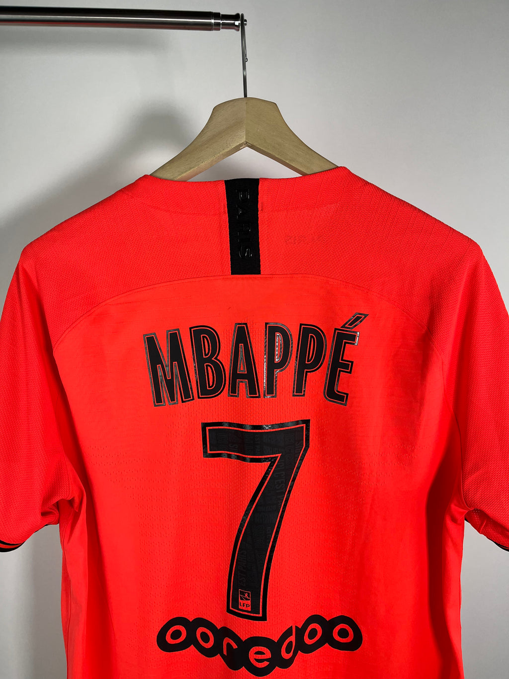 Jersey PSG Visita 2019 2020 Versión Jugador Kylian Mbappé (XL)
