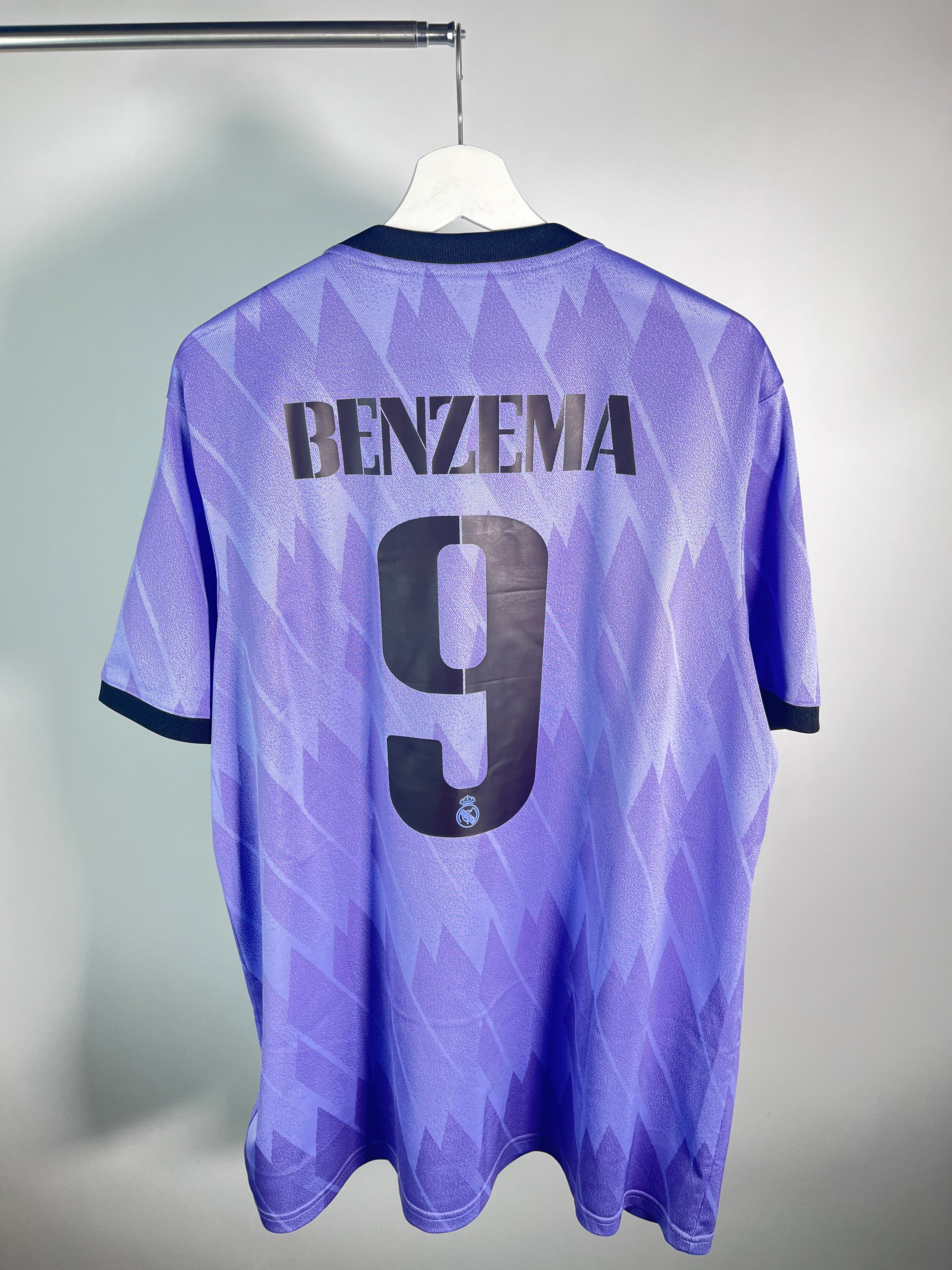 Jersey Real Madrid Visita 2022 2023 Karim Benzema (XL)
