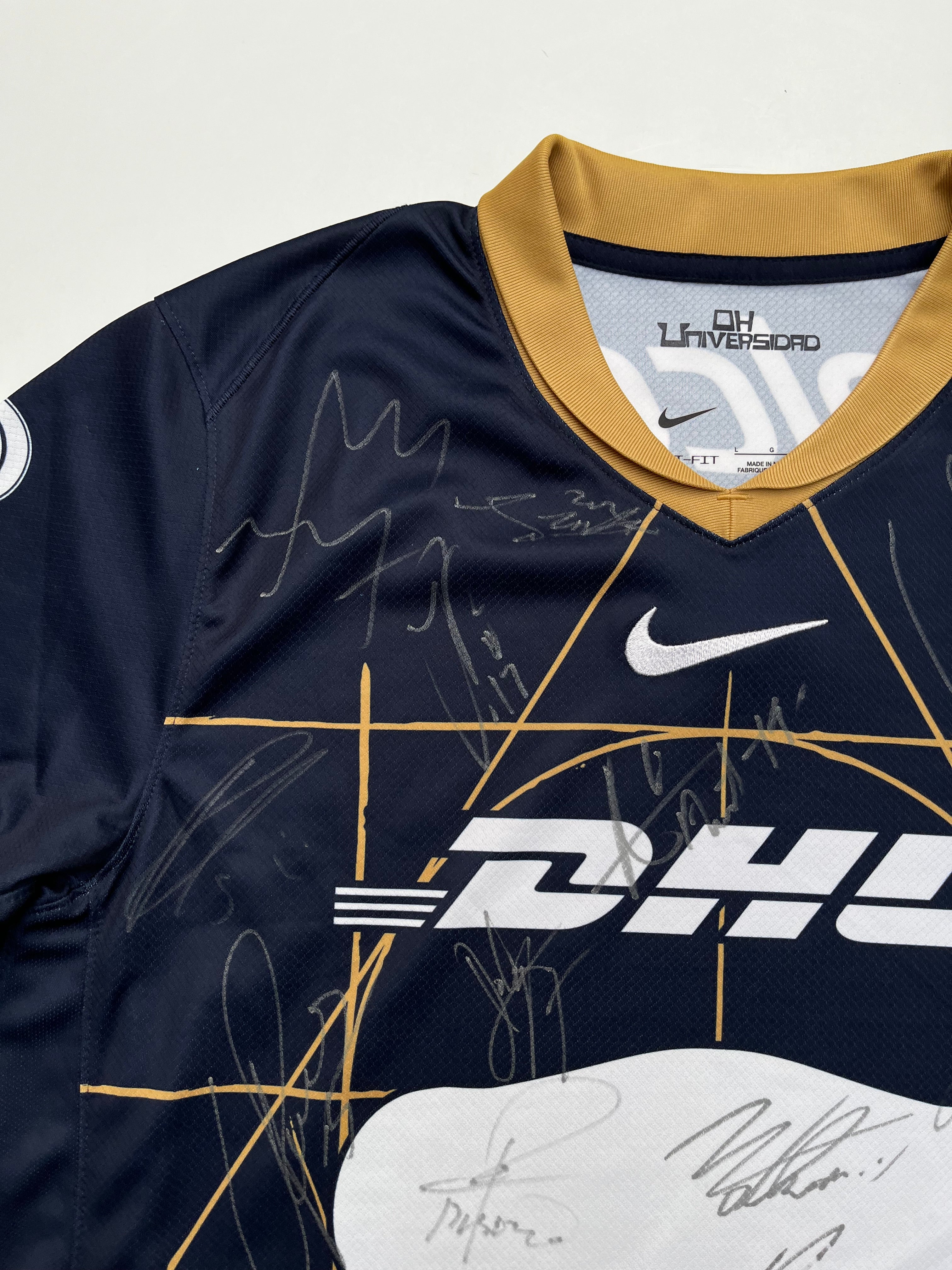 Jersey Pumas Visita 2024 2025  Autografiado (L)
