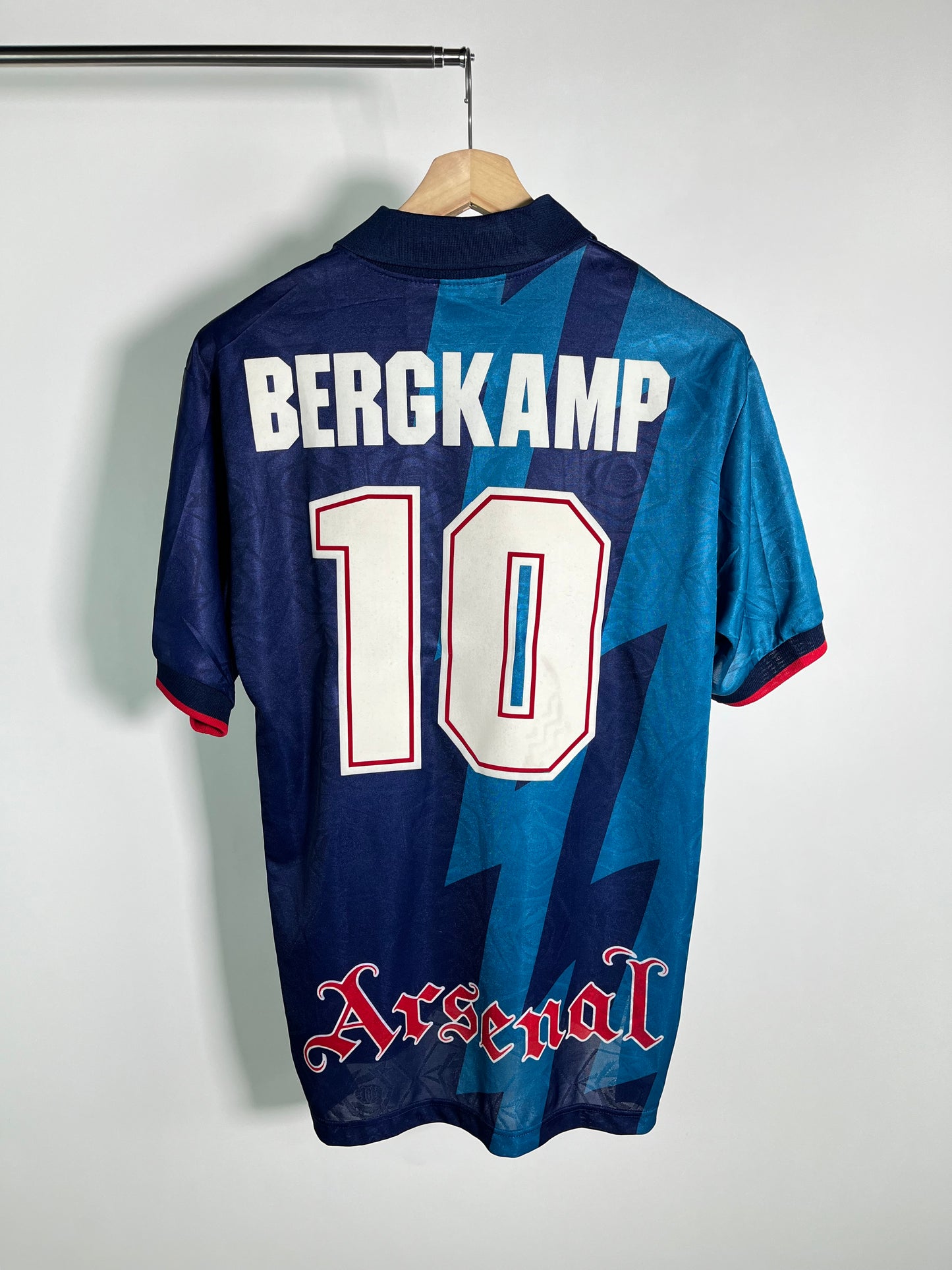 Jersey Arsenal Visita 1995 1996 Dennis Bergkamp (M)