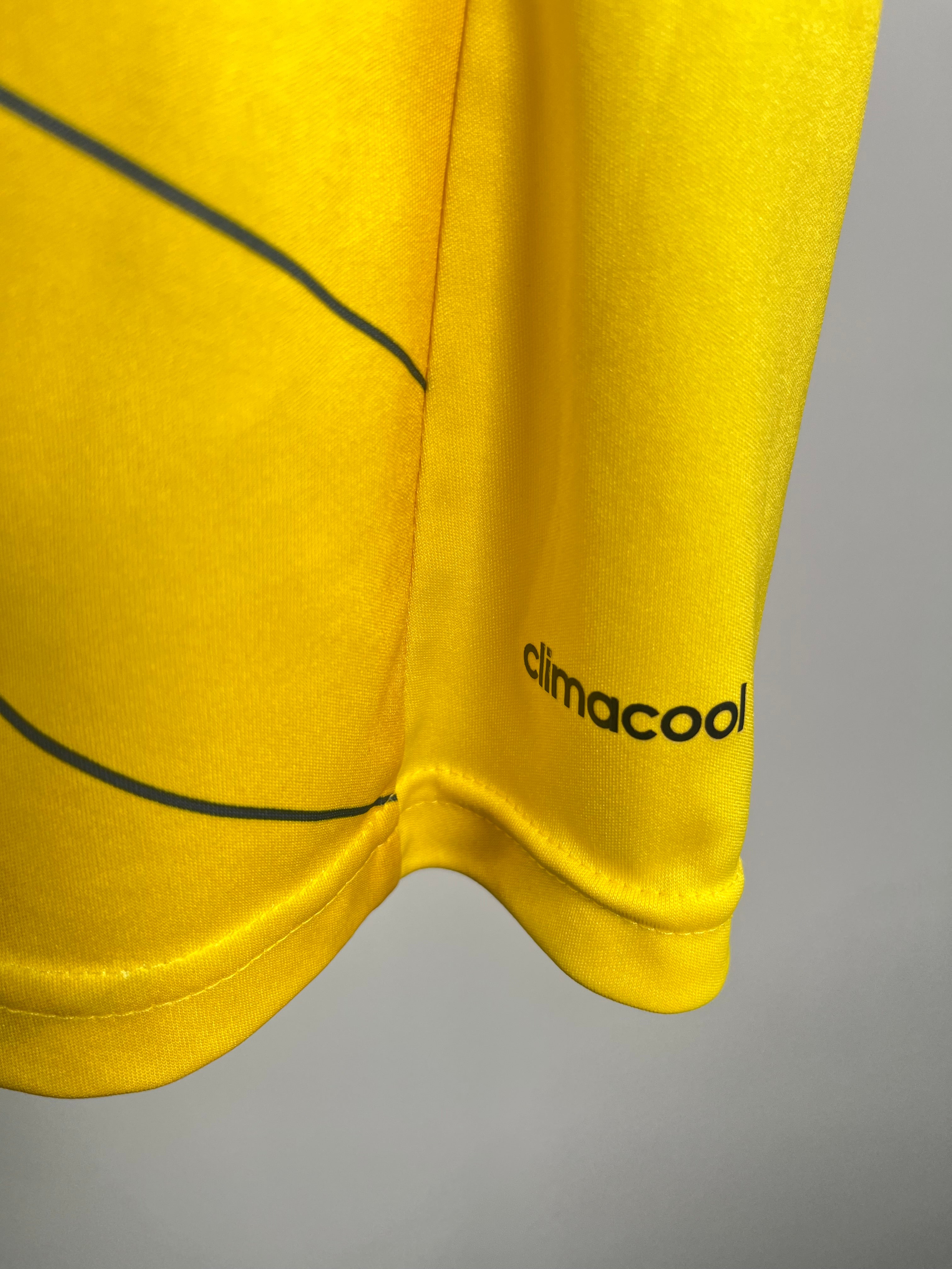 Jersey Colombia Local 2014 2015 James Rodríguez (L Mujer)