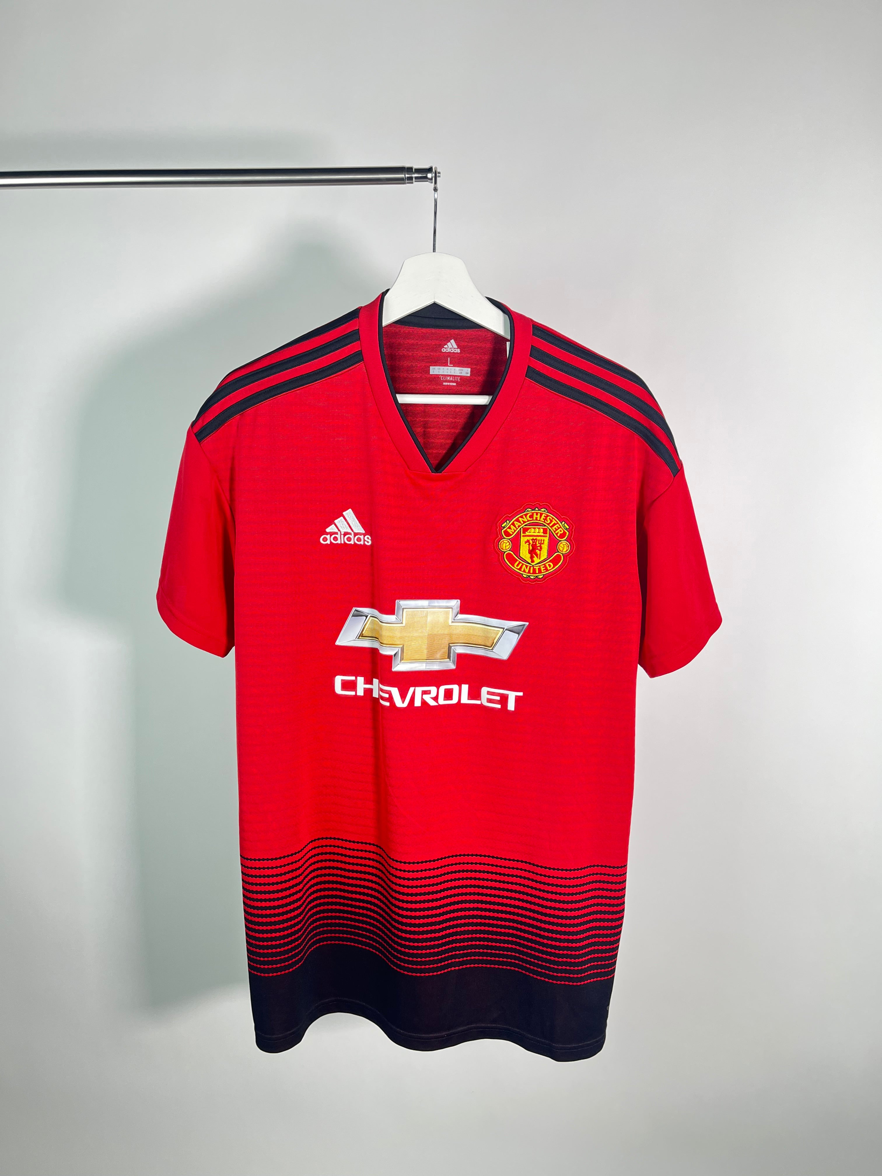 Jersey Manchester United Local 2018 2019 Paul Pogba (L)