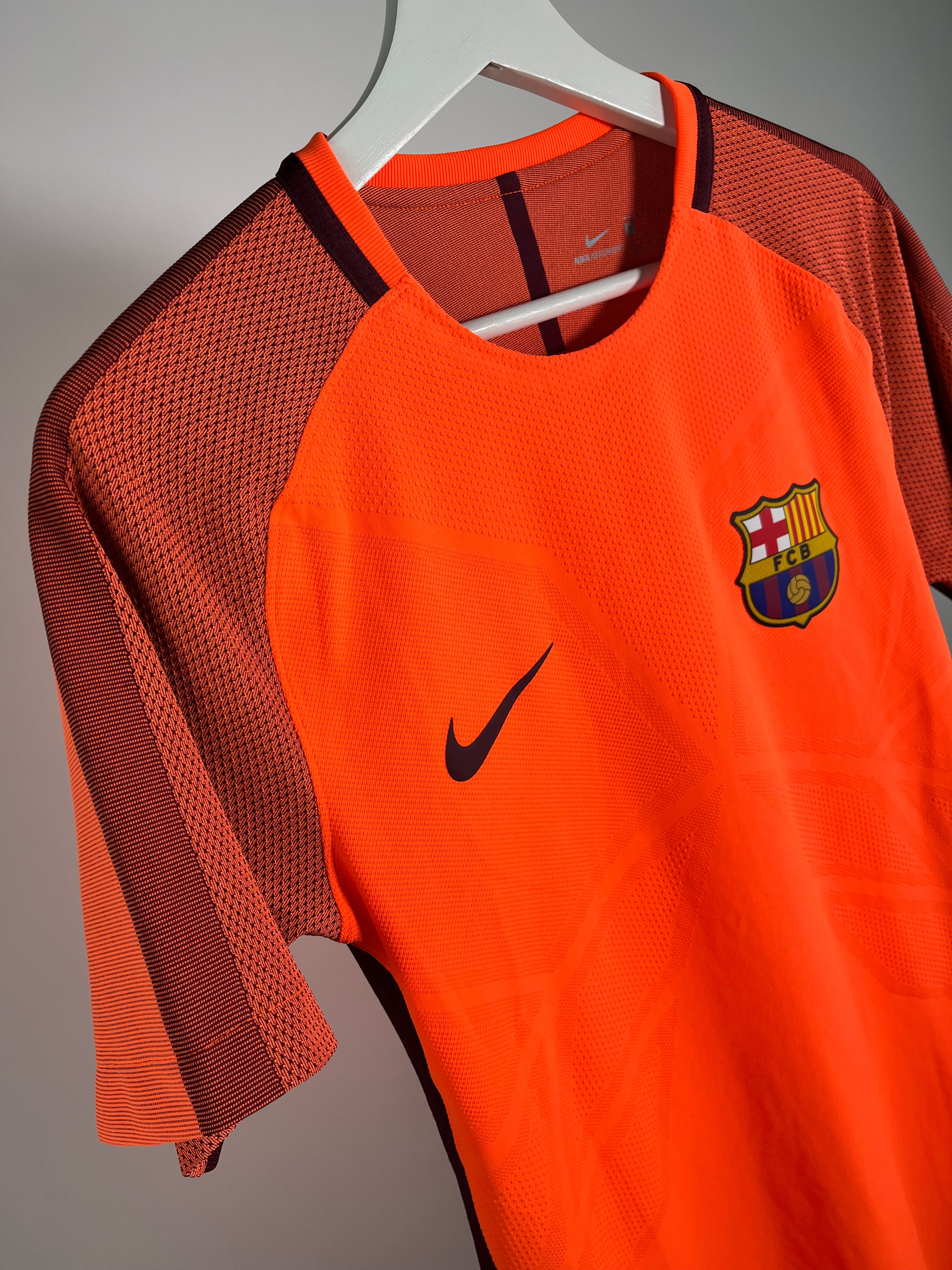 Jersey Barcelona Entrenamiento 2017 2018 Versión Jugador (S)