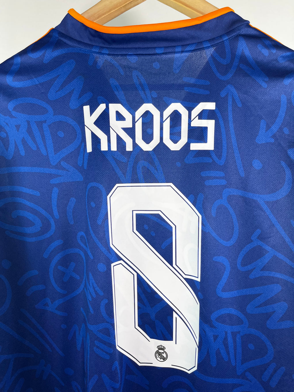 Jersey Real Madrid Visita 2021 2022 Manga Larga Toni Kroos (XXL)