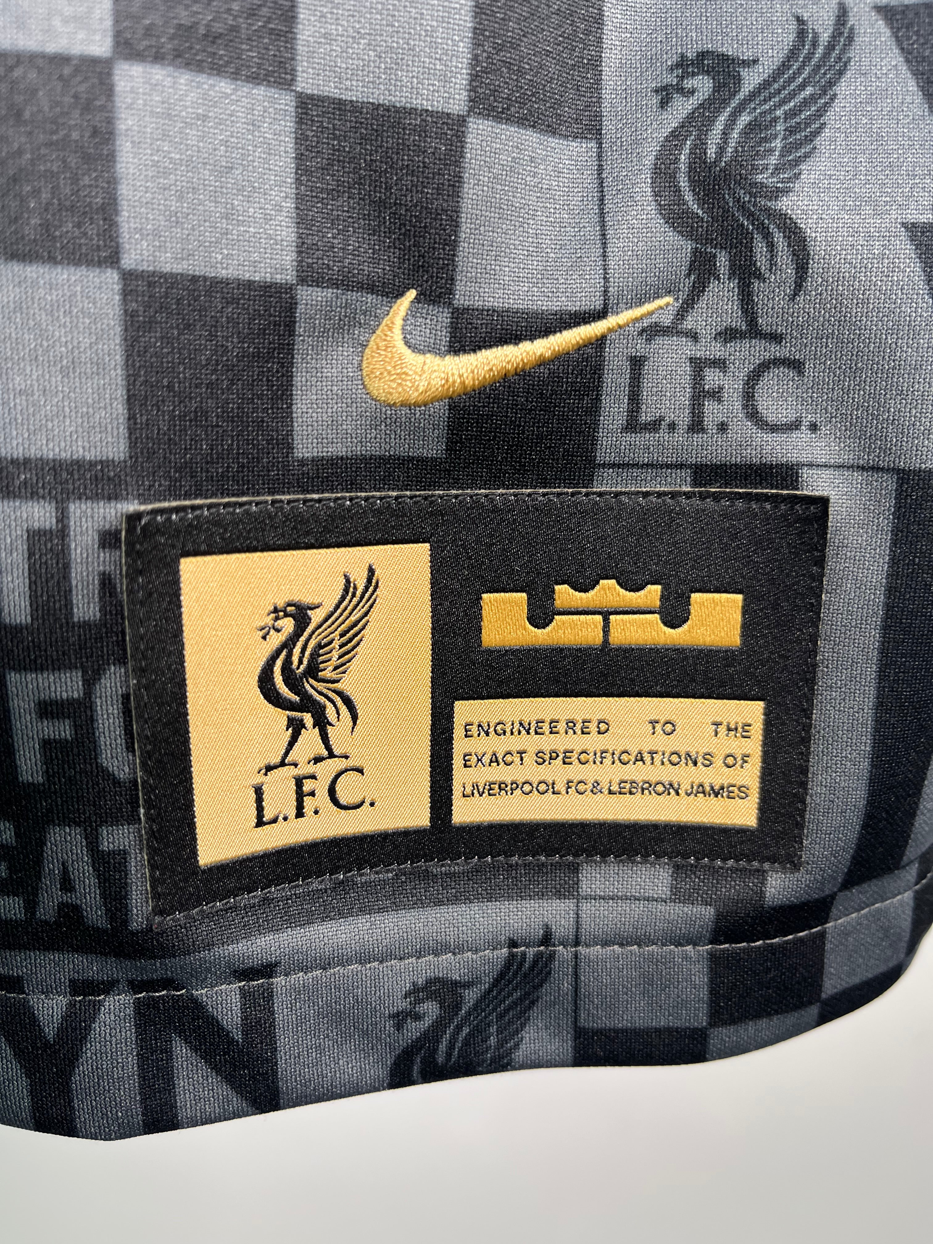 Jersey Liverpool Especial 2024 2025 *Edición Especial LeBron James* (S)