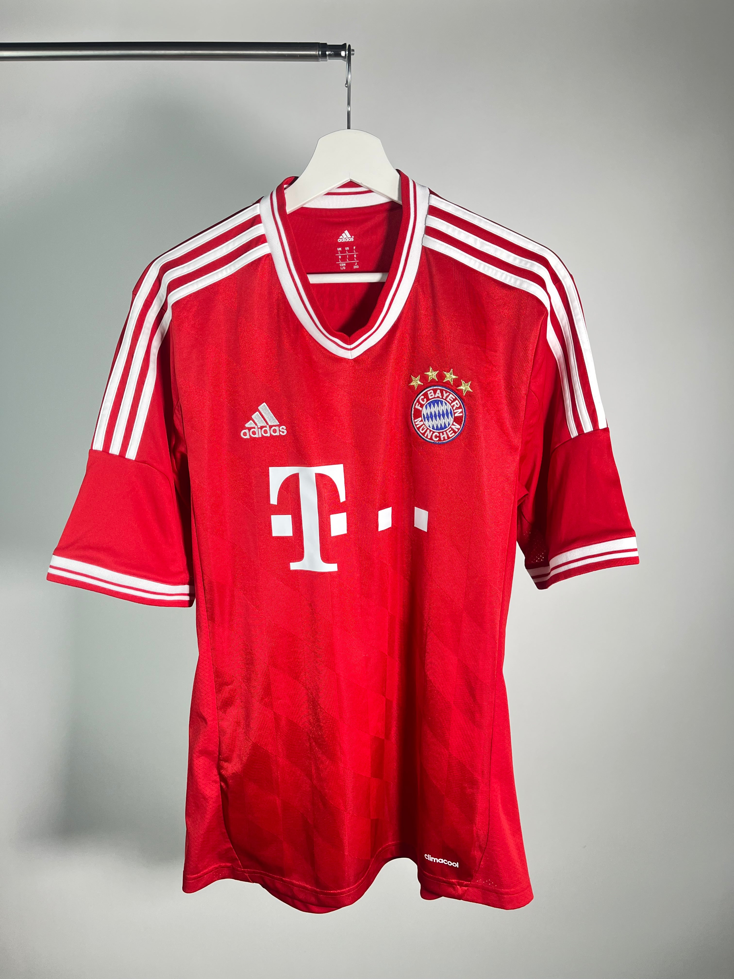 Jersey Bayern Munich Local 2013 2014 Arjen Robben (L)