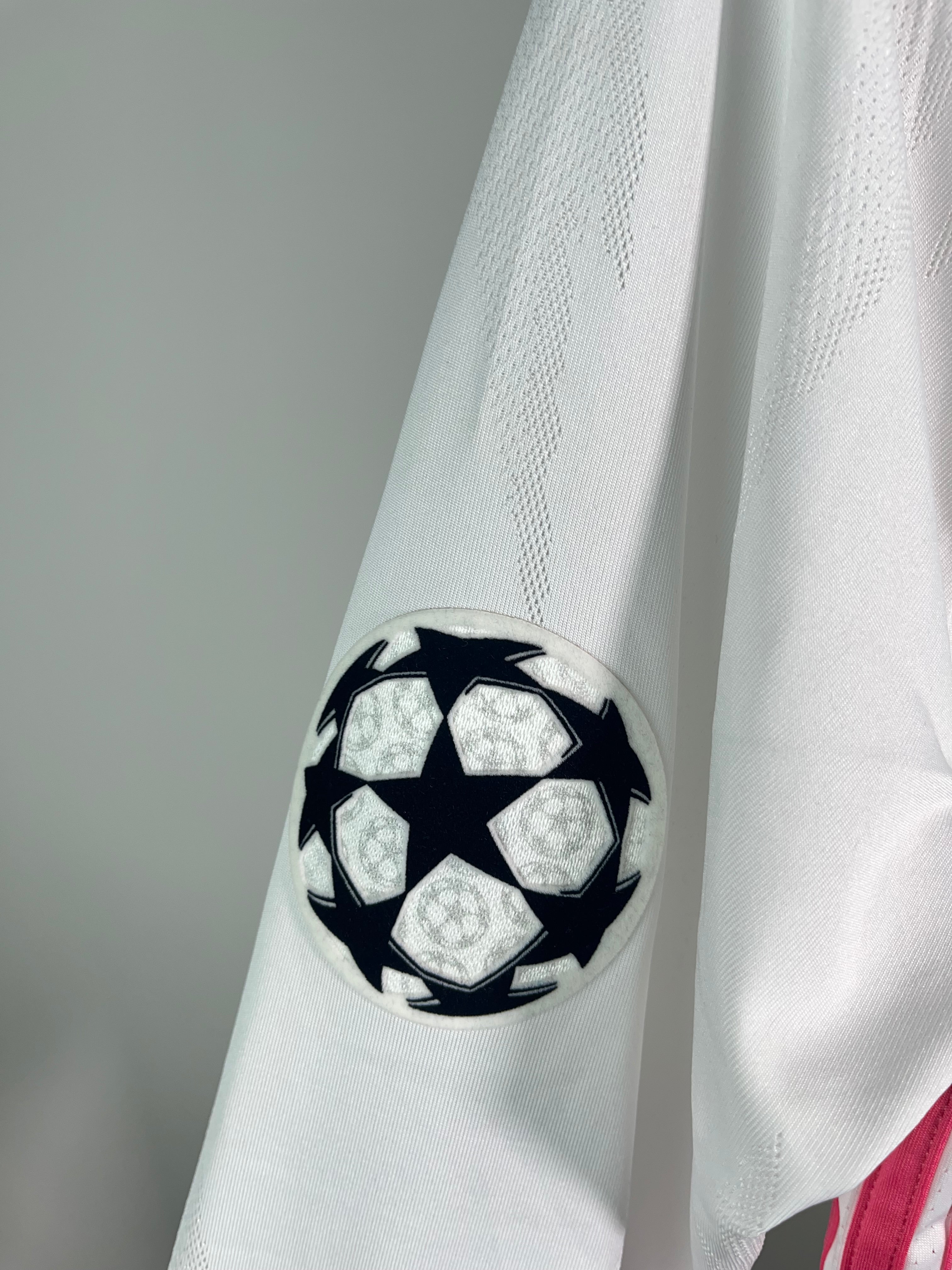 Jersey Real Madrid Local *Champions League* 2020 2021 Manga Larga Karim Benzema (M)