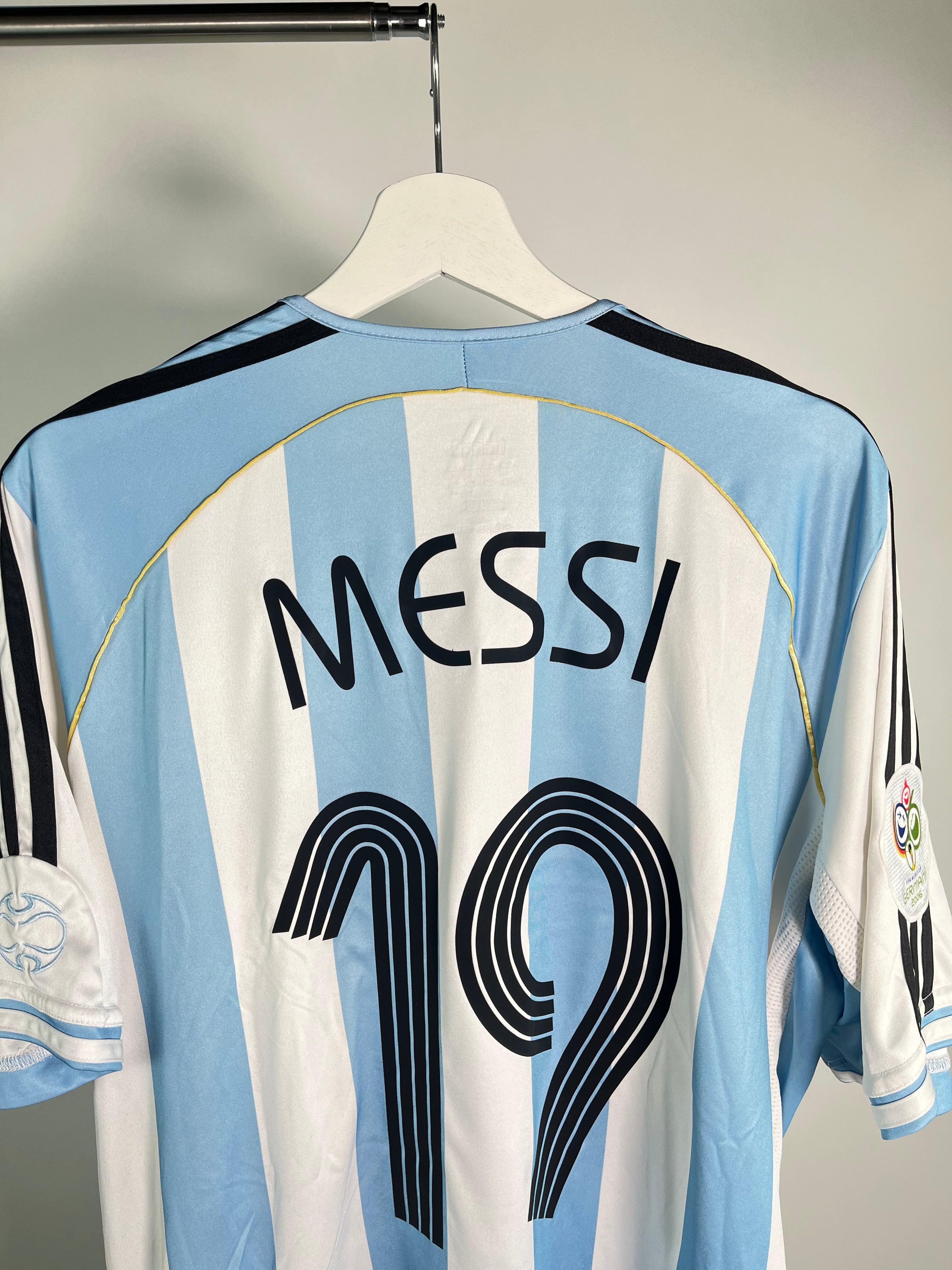 Jersey Argentina Local 2006 2008 *Mundial Alemania* Lionel Messi (L)