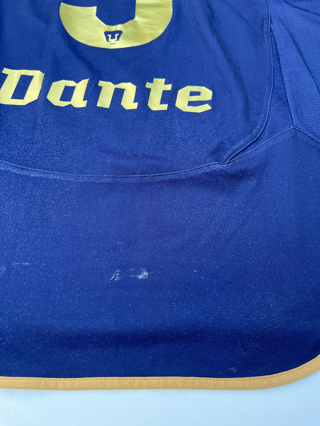 Jersey Pumas Visita 2010 2011 Utilería Dante López (L)