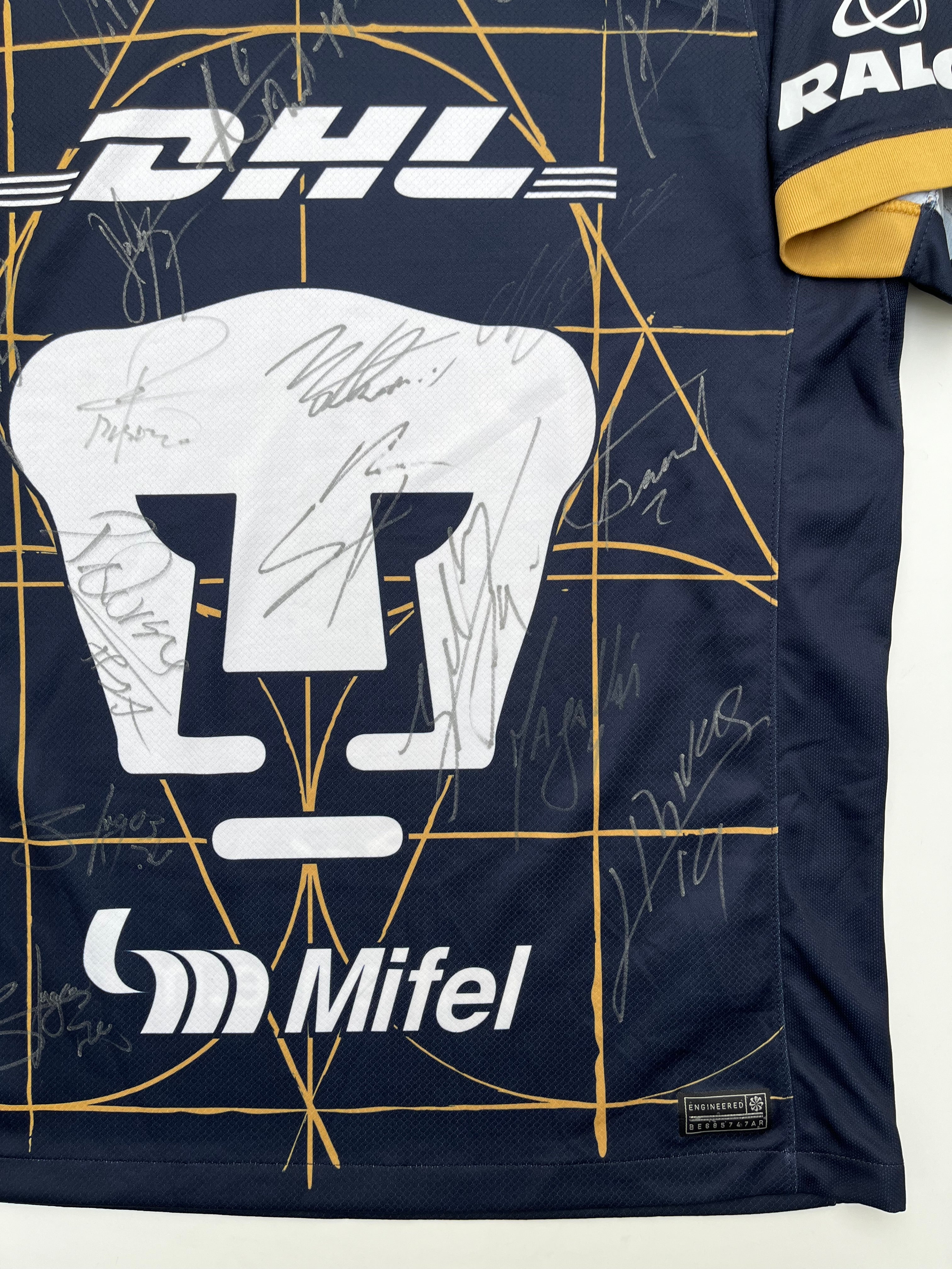 Jersey Pumas Visita 2024 2025  Autografiado (L)
