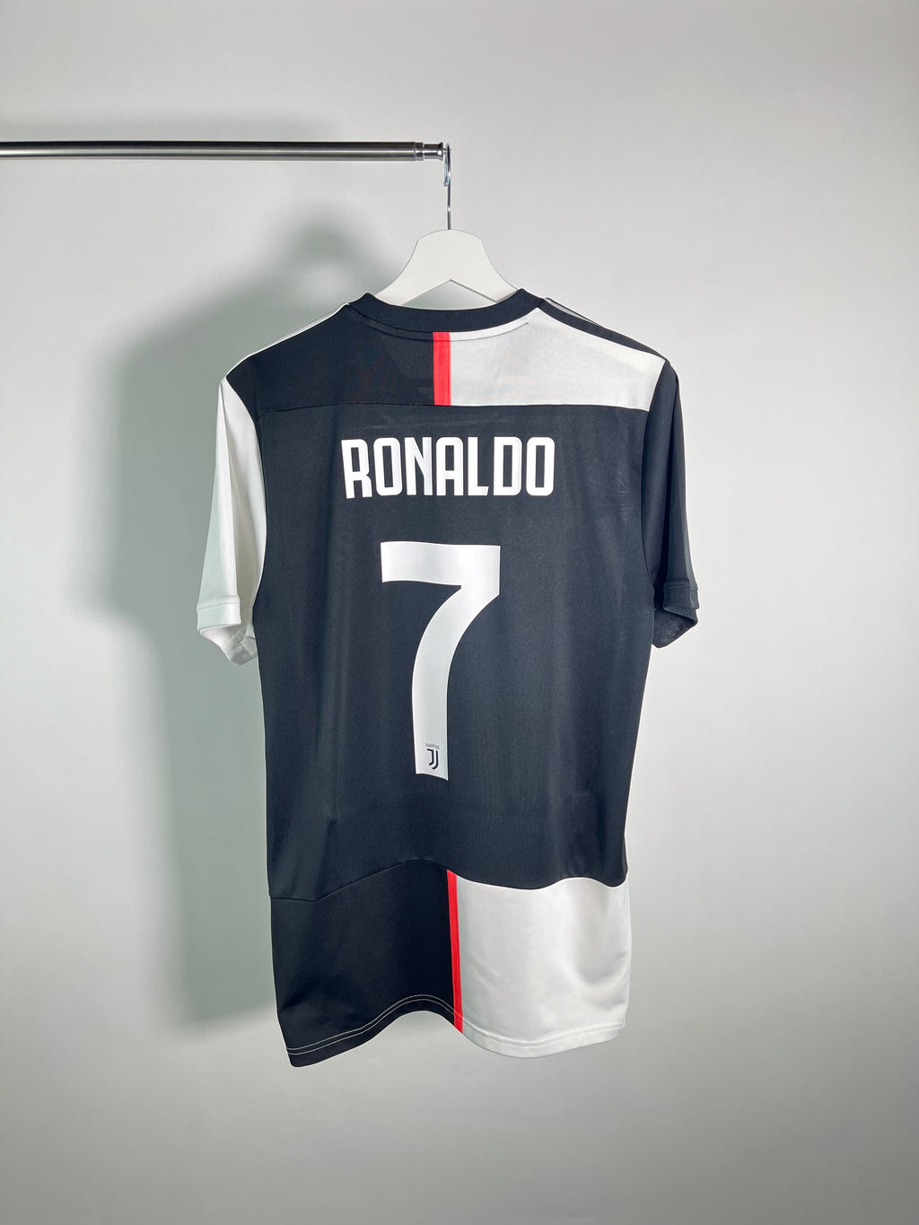 Jersey Juventus Local 2019 2020 Cristiano Ronaldo (M)