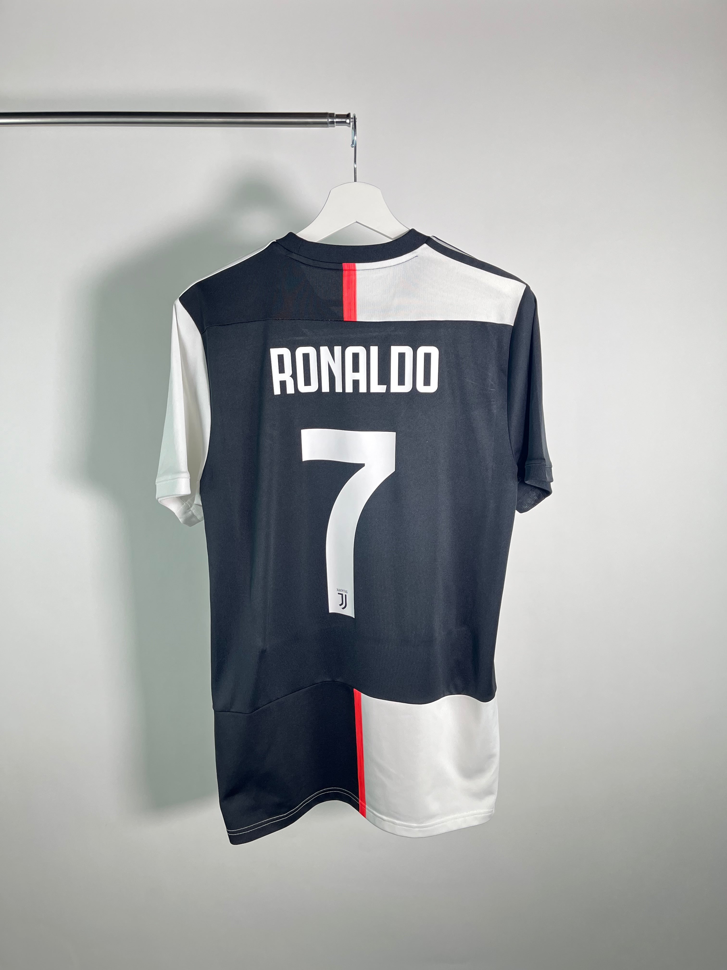 Jersey Juventus Local 2019 2020 Cristiano Ronaldo (M)