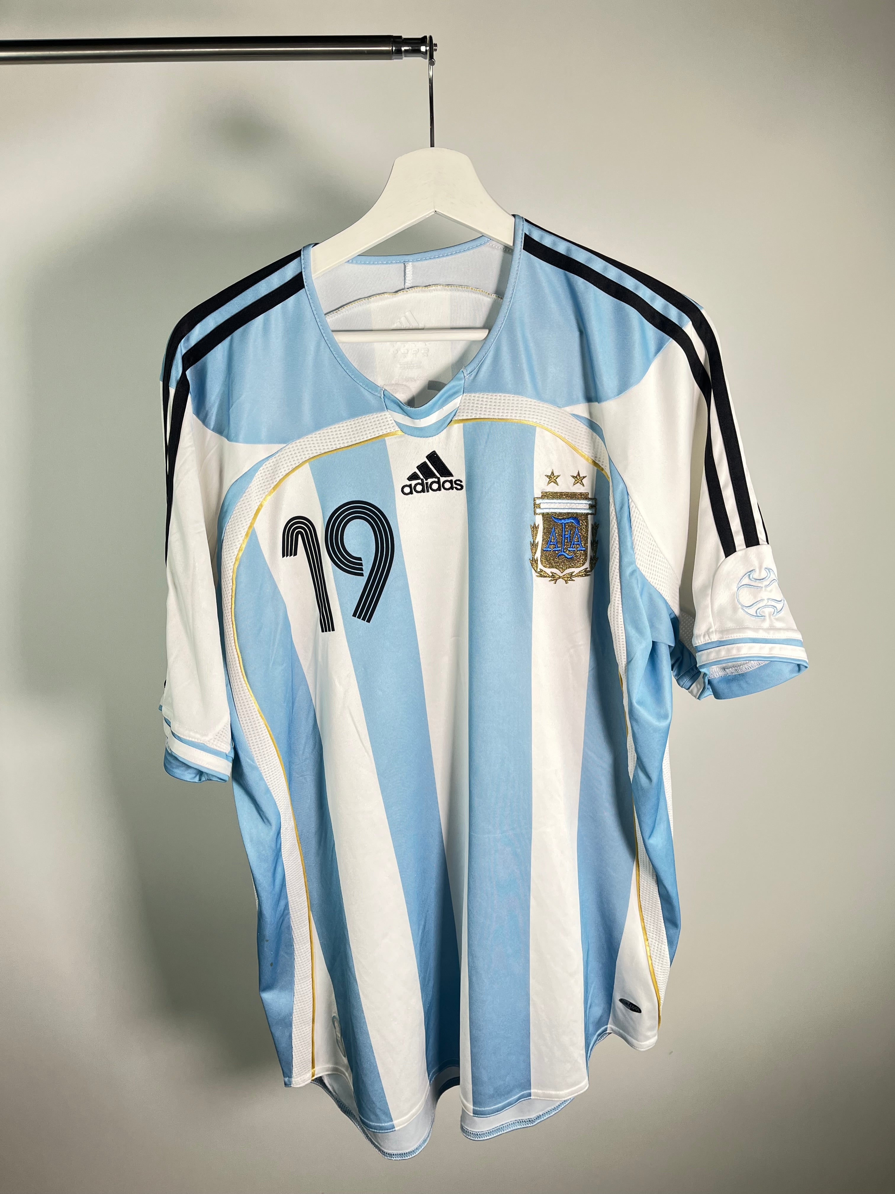 Jersey Argentina Local 2006 2008 *Mundial Alemania* Lionel Messi (L)