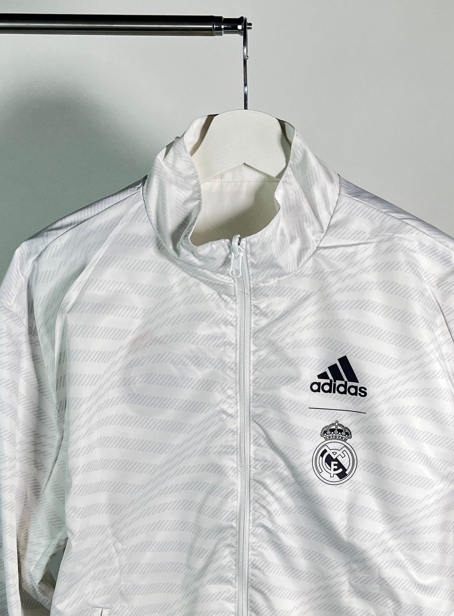 Chamarra Real Madrid 2022 2023 *Reversible* (S)