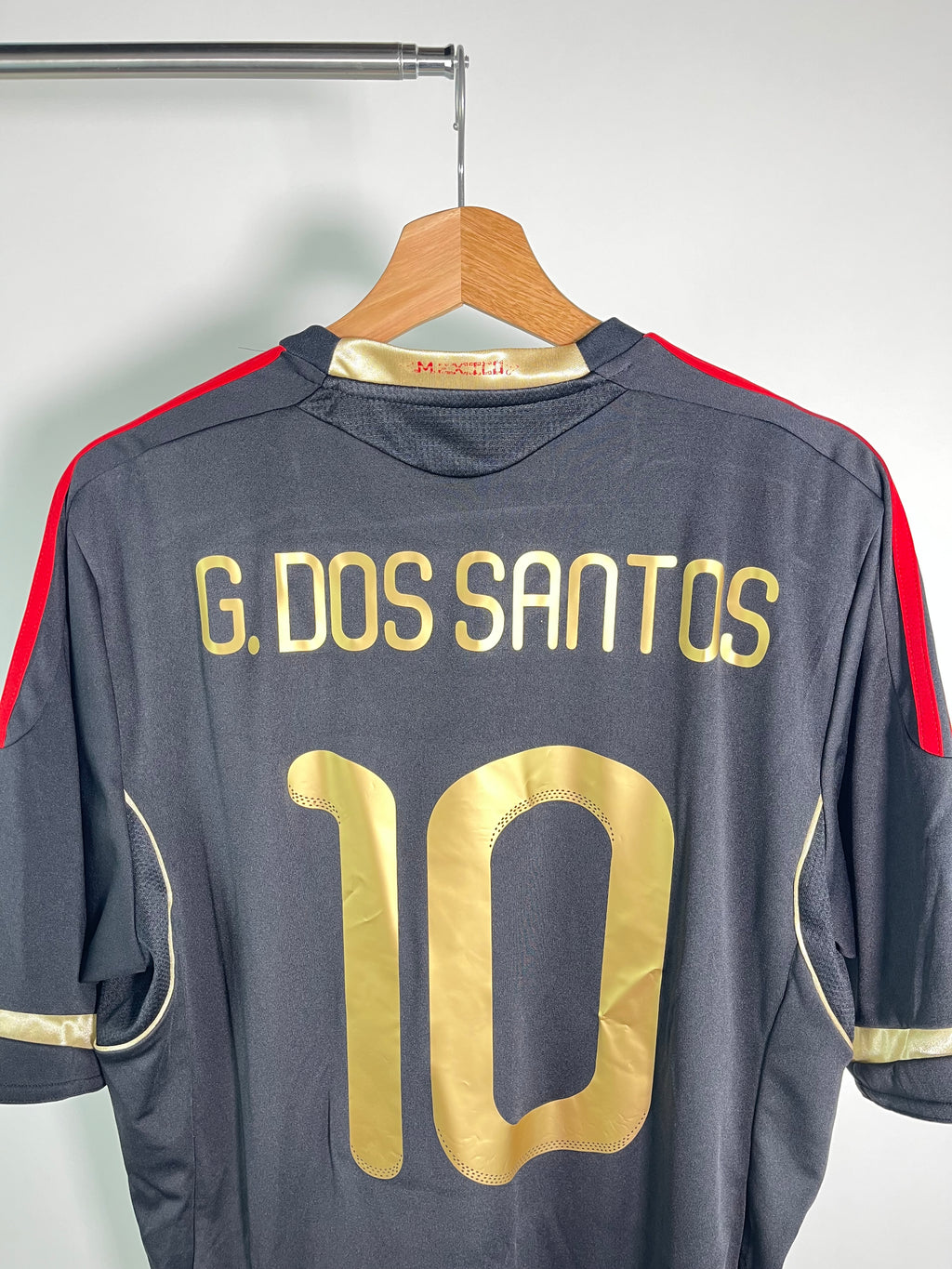 Jersey México Visita 2011 2013 Giovani dos Santos (L)