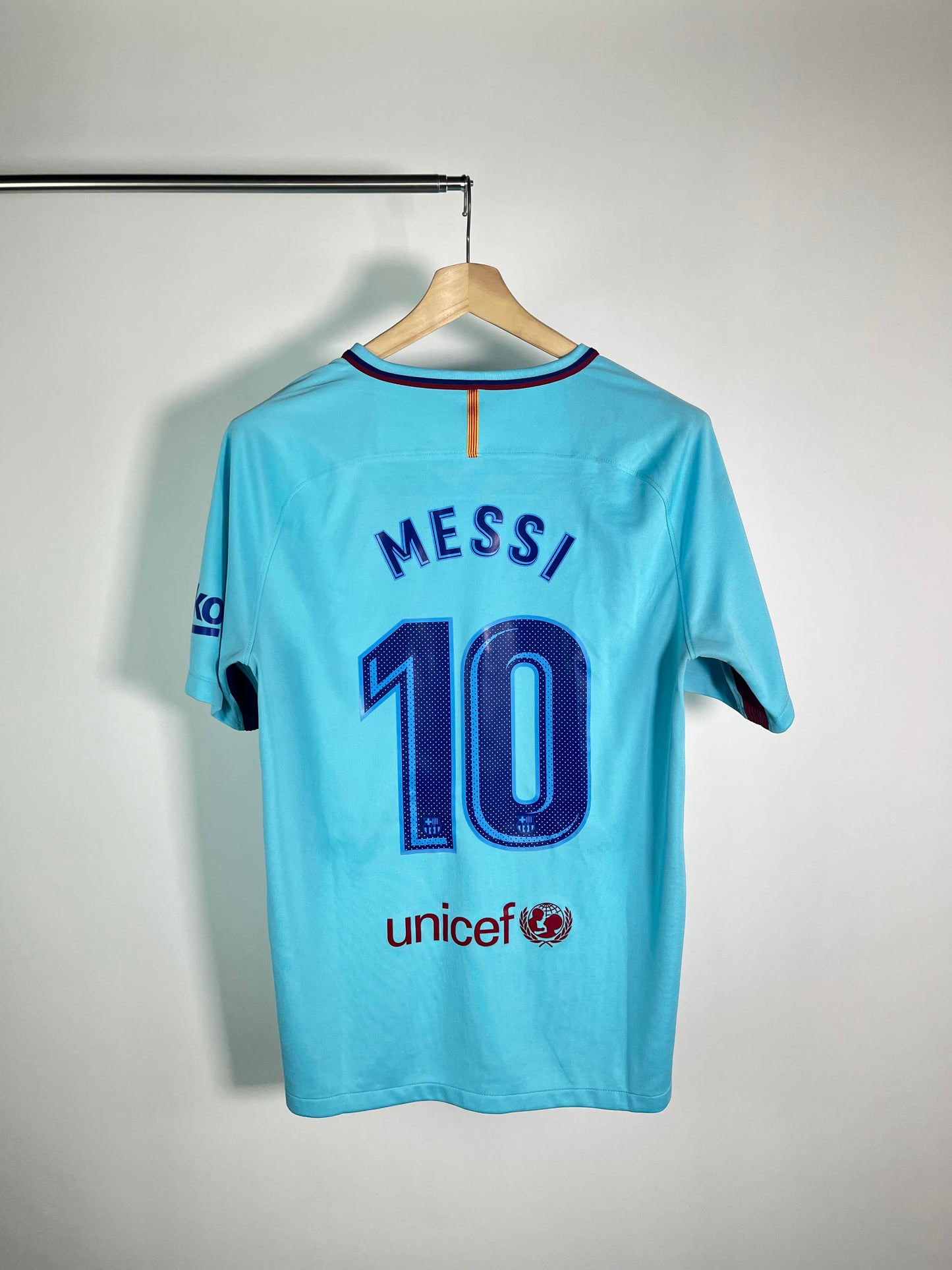 Jersey Barcelona Visita 2017 2018 Lionel Messi (L)