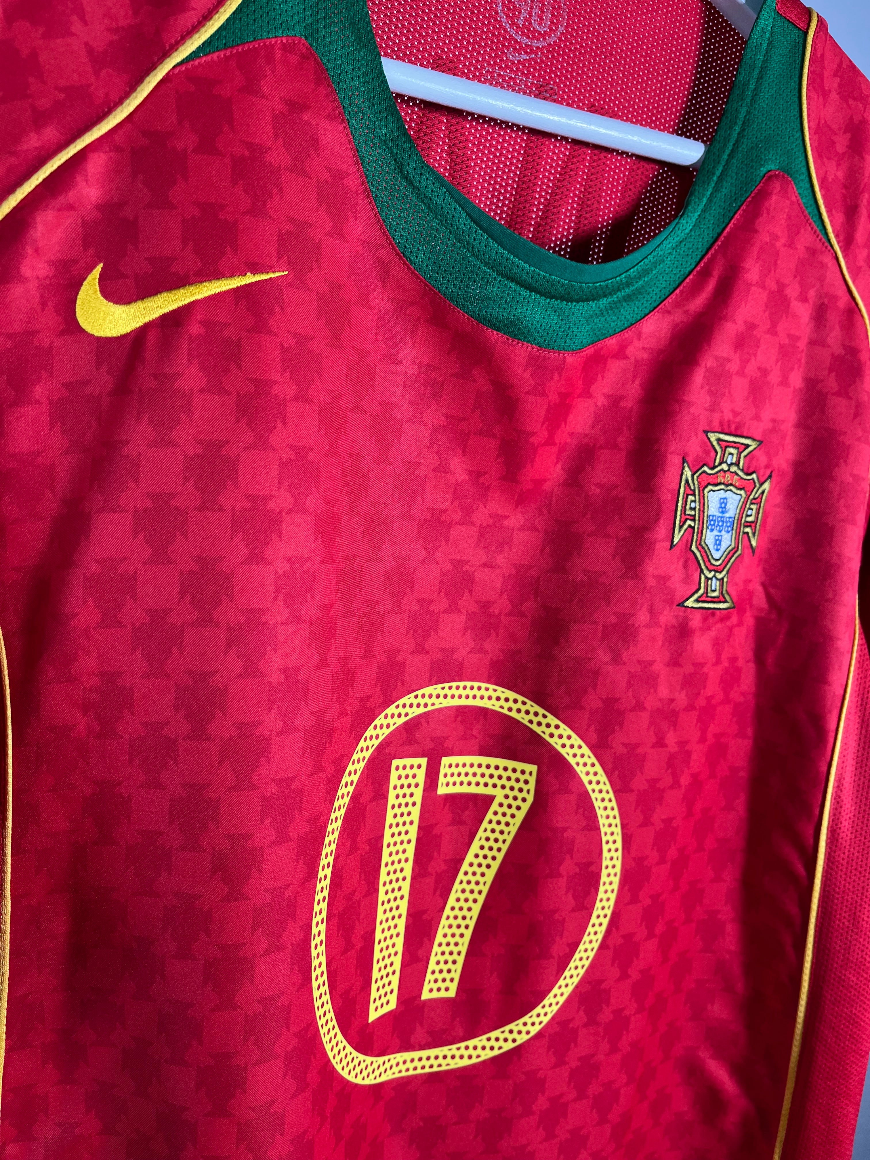 Jersey Portugal Local 2004 2006 *Total 90* Cristiano Ronaldo (L)