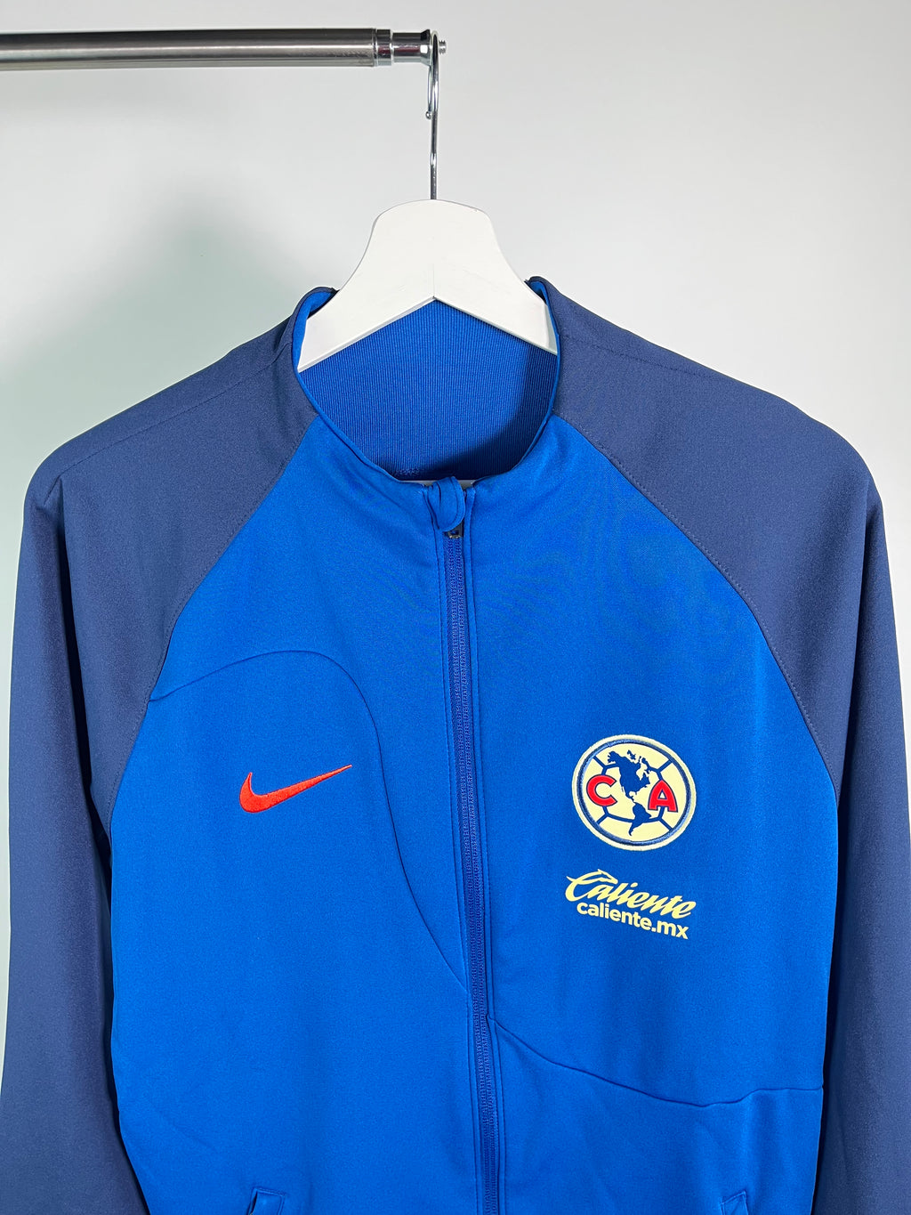 Chamarra Club America 2023 2024 Utilería (S)