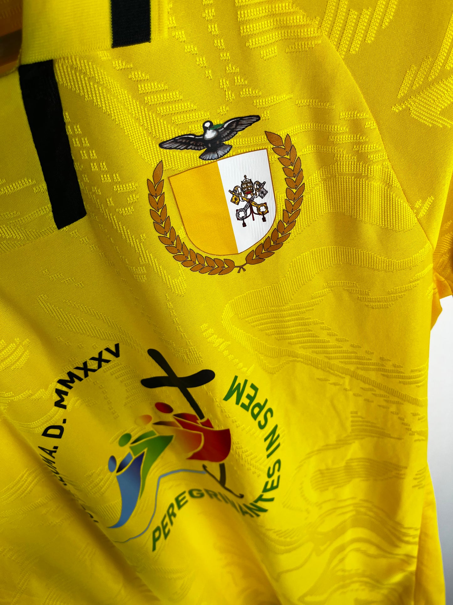 Jersey Ciudad del Vaticano Local 2025 2026 *C/Etiquetas* (M)