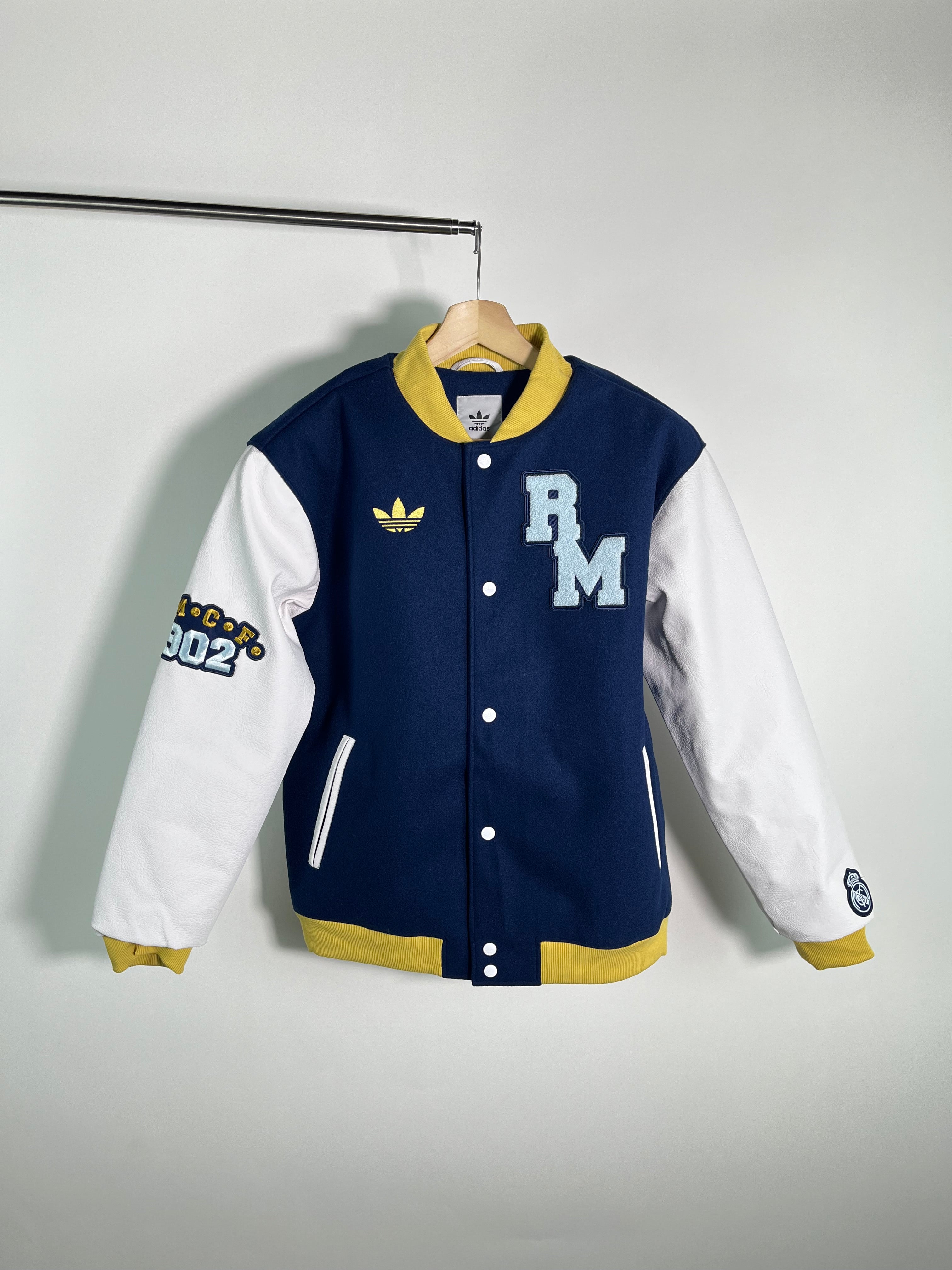 Chamarra Bomber Real Madrid 2024 2025 *C/Etiquetas* VRCT(M)