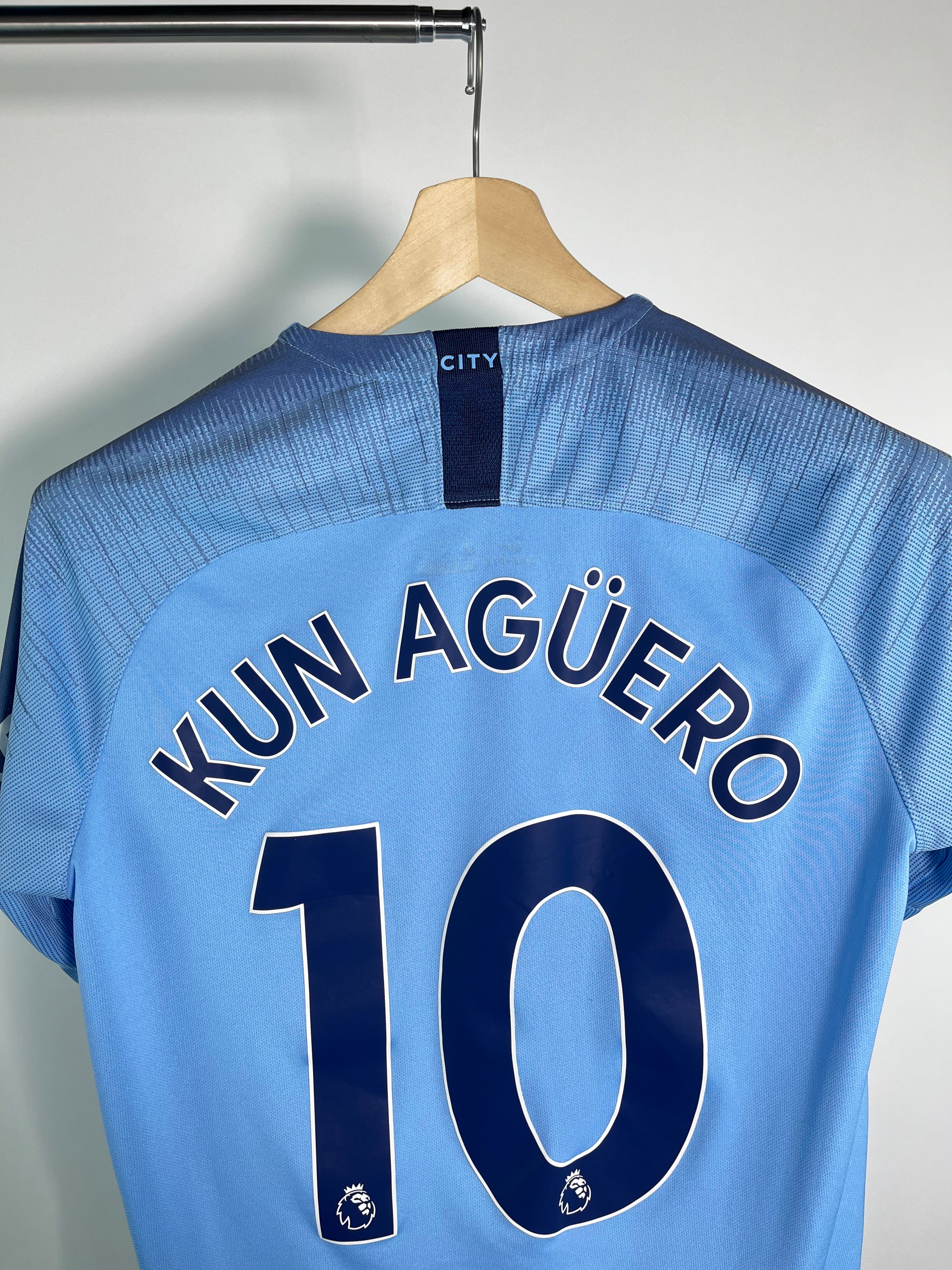 Jersey Manchester City Local 2018 2019 Kun Aguero (M)