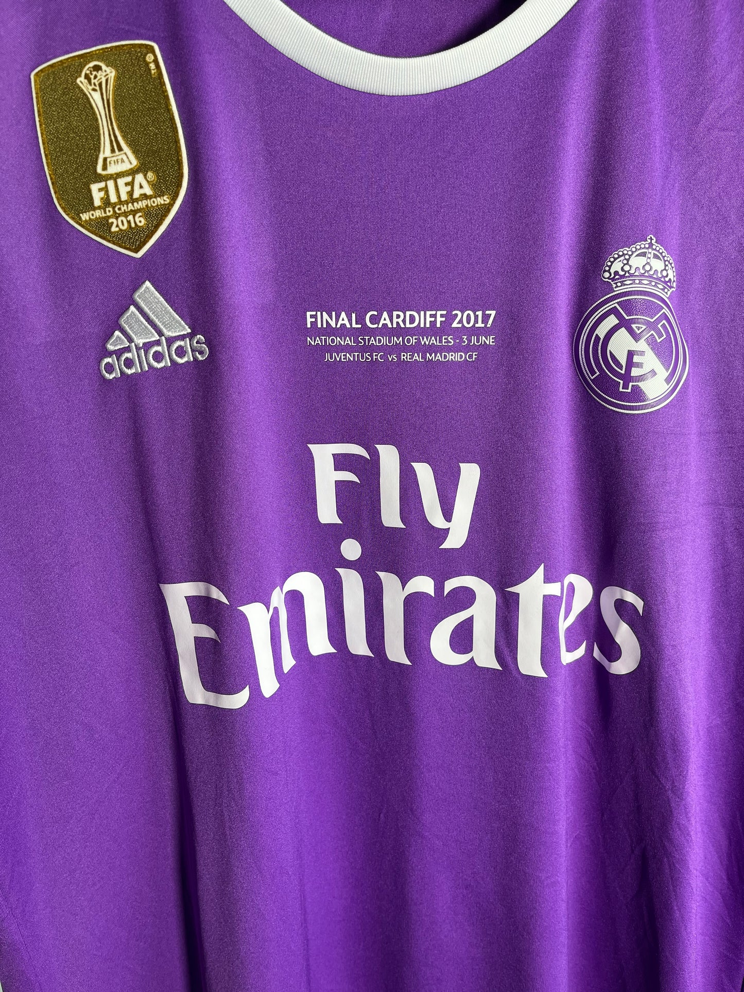 Jersey Real Madrid Visita 2016 2017 *Final Champions League* Manga Larga Cristiano Ronaldo (XL)
